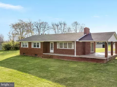 14 Rickard Dr, Strasburg, VA 22641