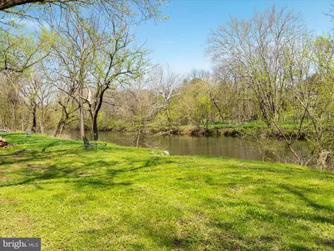 944 Black Bear Rd, Maurertown, VA 22644