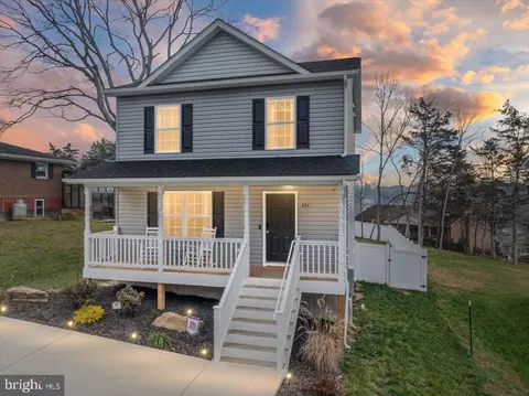 406 Crim Dr, Strasburg, VA 22657