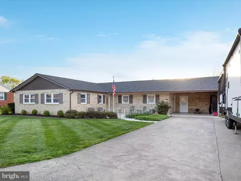 316 Royal Ave, Strasburg, VA 22657
