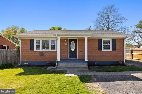 247 Walton St, Strasburg, VA 22657