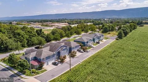 252 Parkside Ct, Woodstock, VA 22664
