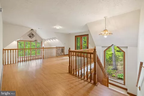 Entry Way - 155 Connie, Basye, VA 22810 photo 2 of 3