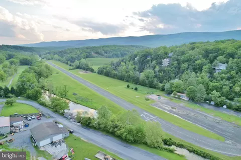 1814 Fairway Dr #328, Basye, VA 22810