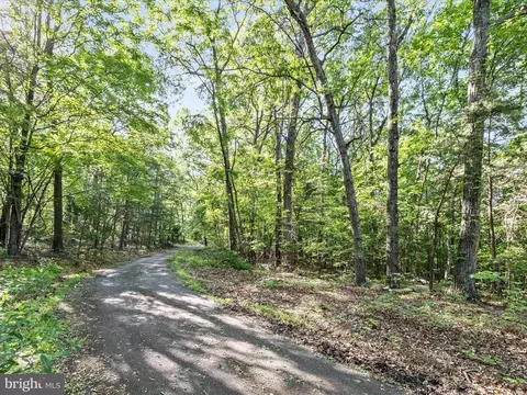 Mountain Laurel Dr, Mount Jackson, VA 22842
