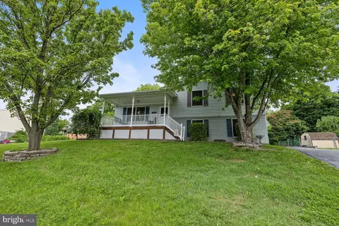 193 Little Sorrel Dr, Strasburg, VA 22657