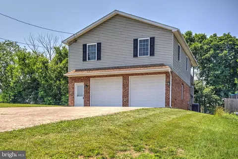 363 Alsberry St, Strasburg, VA 22657