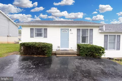 452 Pleasant View Dr, Strasburg, VA 22657