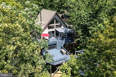 148 Early Dr, Basye, VA 22810