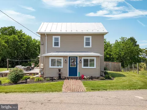 10399 S Middle Rd, Edinburg, VA 22824