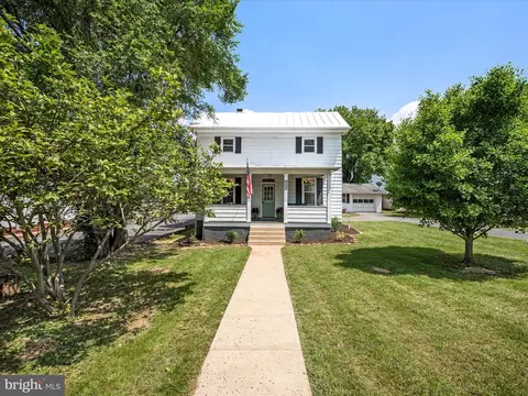 9222 N Congress St, New Market, VA 22844