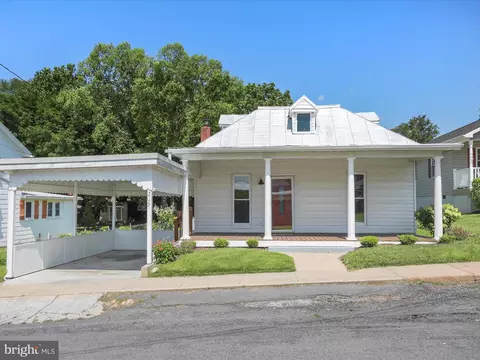 215 Shenandoah Ave, Edinburg, VA 22824