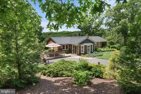 1483 Tea Berry Rd, Toms Brook, VA 22660