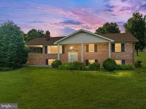412 Henry Dr, Woodstock, VA 22664