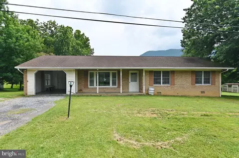 423 Miller Dr, Strasburg, VA 22657