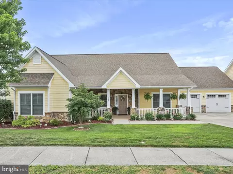 140 Signal Knob Cottage Dr, Strasburg, VA 22657