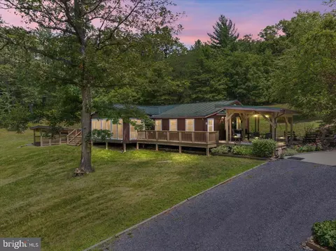 693 Many Water Ln, Fort Valley, VA 22652