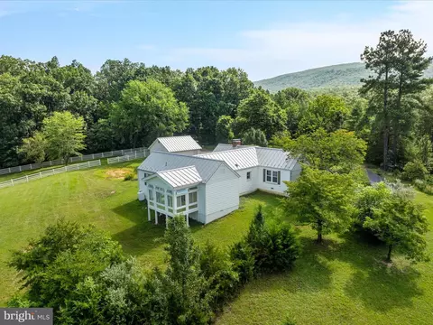 939 Seven Fountains Rd, Fort Valley, VA 22652