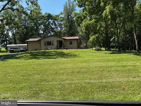 593 Frogtown Ln, Edinburg, VA 22824