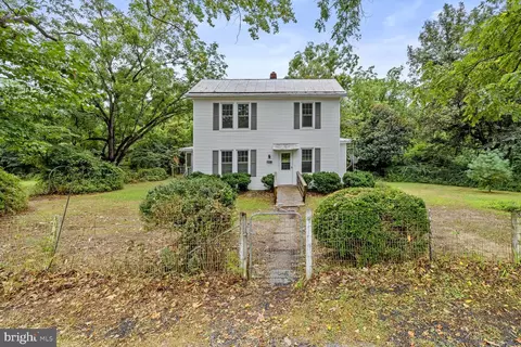 1676 Lakeview Dr, Woodstock, VA 22664