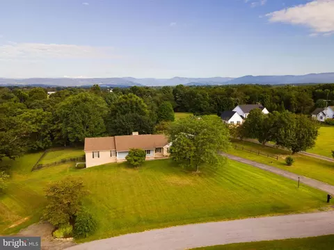 450 Hillcrest Rd, Edinburg, VA 22824