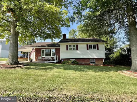 326 Hollingsworth Rd, Woodstock, VA 22664