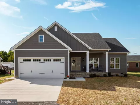 176 S Virginia St, Strasburg, VA 22657