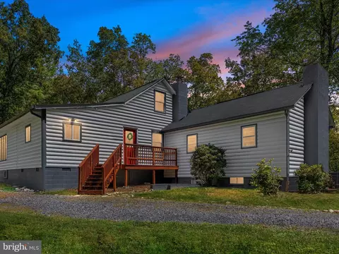 233 Hickory Ln, Fort Valley, VA 22652