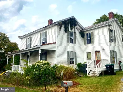 427 Thompson St, Strasburg, VA 22657