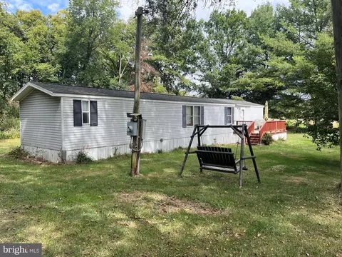 291 Dean Rd, Toms Brook, VA 22660