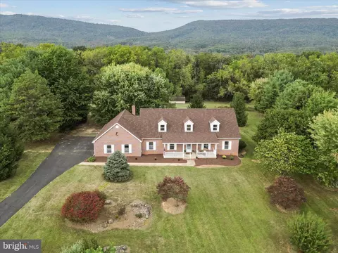 449 Fairview Cir, Woodstock, VA 22664