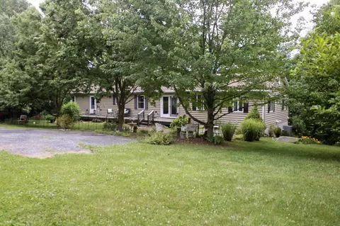 2891 Saumsville Rd, Maurertown, VA 22644
