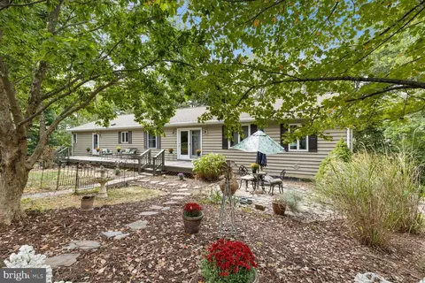 2891 Saumsville Rd, Maurertown, VA 22644