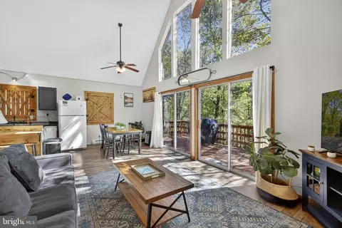218 Mulberry Ln, Mount Jackson, VA 22842