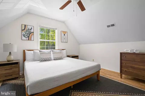 Bedroom - 203 Beech Rd, Mount Jackson, VA 22842 photo 6 of 10