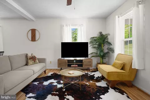 Living - 203 Beech Rd, Mount Jackson, VA 22842 photo 1 of 1