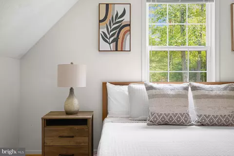 Bedroom - 203 Beech Rd, Mount Jackson, VA 22842 photo 7 of 10