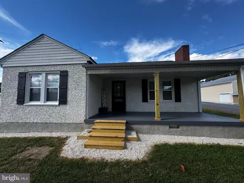 121 Center St, Mount Jackson, VA 22842