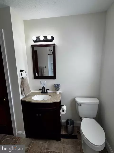 Bath - 121 Center St, Mount Jackson, VA 22842 photo 1 of 1