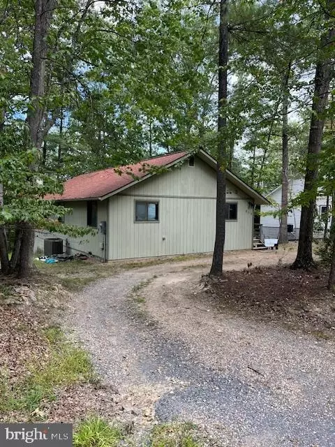 213 Morrie Dr, Basye, VA 22810