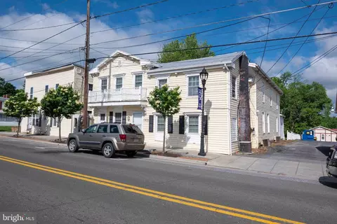 9457 S Congress St, New Market, VA 22844