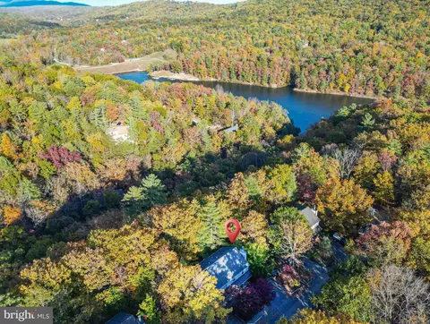 547 B King St #17B, Basye, VA 22810
