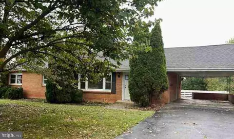 206 Clicks Ln, New Market, VA 22844