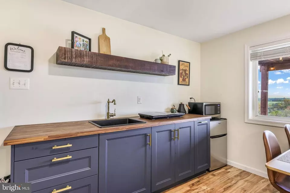 Kitchen - 384 Lindamood Ln, Strasburg, VA 22641 photo 3 of 3