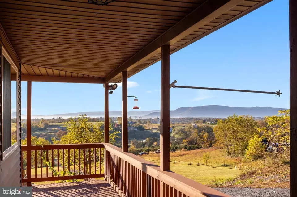 Exterior - 384 Lindamood Ln, Strasburg, VA 22641 photo 4 of 10