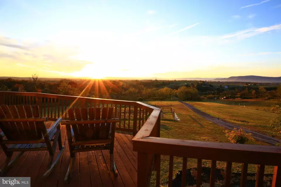 Exterior - 384 Lindamood Ln, Strasburg, VA 22641 photo 7 of 10