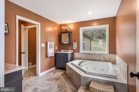 Bath - 384 Lindamood Ln, Strasburg, VA 22641 photo 1 of 2