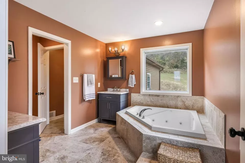 Bath - 384 Lindamood Ln, Strasburg, VA 22641 photo 1 of 2