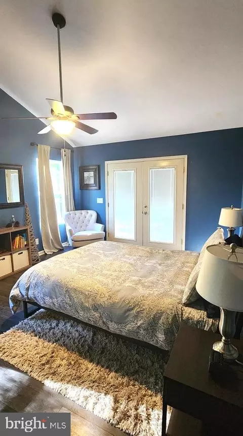 Bedroom - 1112 Lee Rd, Basye, VA 22810 photo 5 of 12
