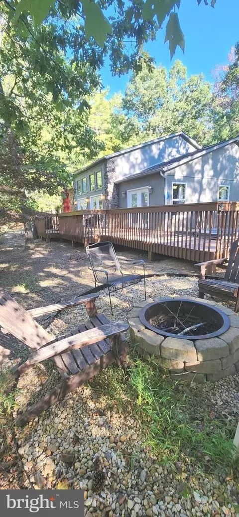 Exterior - 1112 Lee Rd, Basye, VA 22810 photo 2 of 11